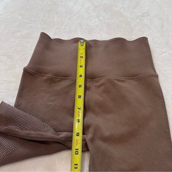 Fabletics SculptKnit High-Waisted Short in Dark Warm Grey Size Small - Picture 6 of 12